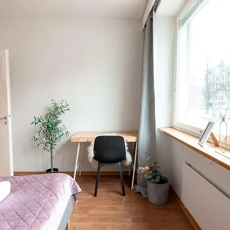 Apartment 2ndhomes Cozy 1br W/ Balcony Next To Tram Stop *